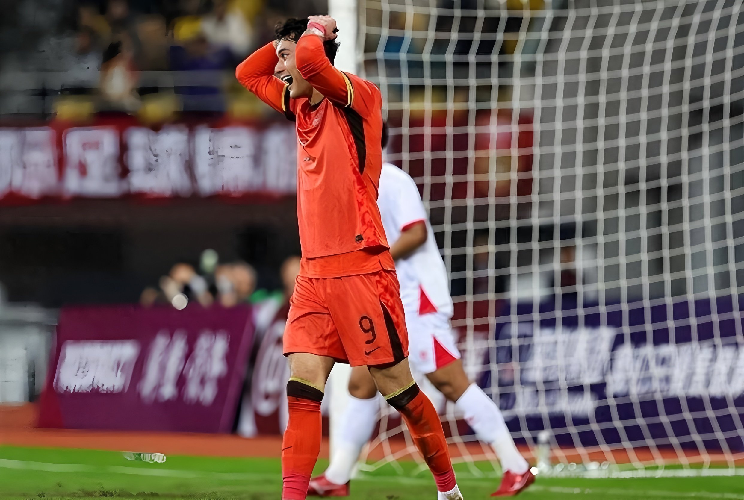 托特纳姆远射贴柱备战英超亚特兰大调整名单备战足总杯，这操作让人直呼：里程碑夜亚特兰大临场应变